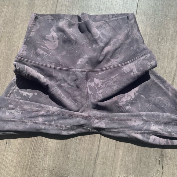 Lululemon Align - double lined - 21 inch inseam - size 4 - Picture 2 of 5